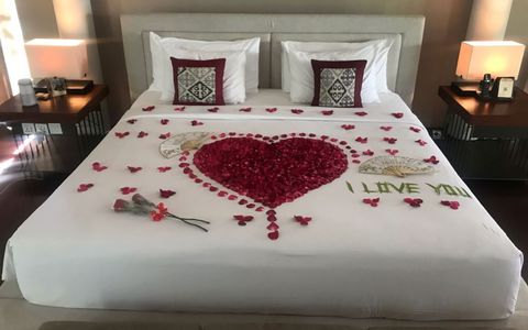 Celebrate with Love & Style – Romantic Decoration for Honeymoon, Birthday, Anniversary, ETC