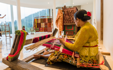 SIDEMEN SONGKET WEAVING DEMONSTRATION