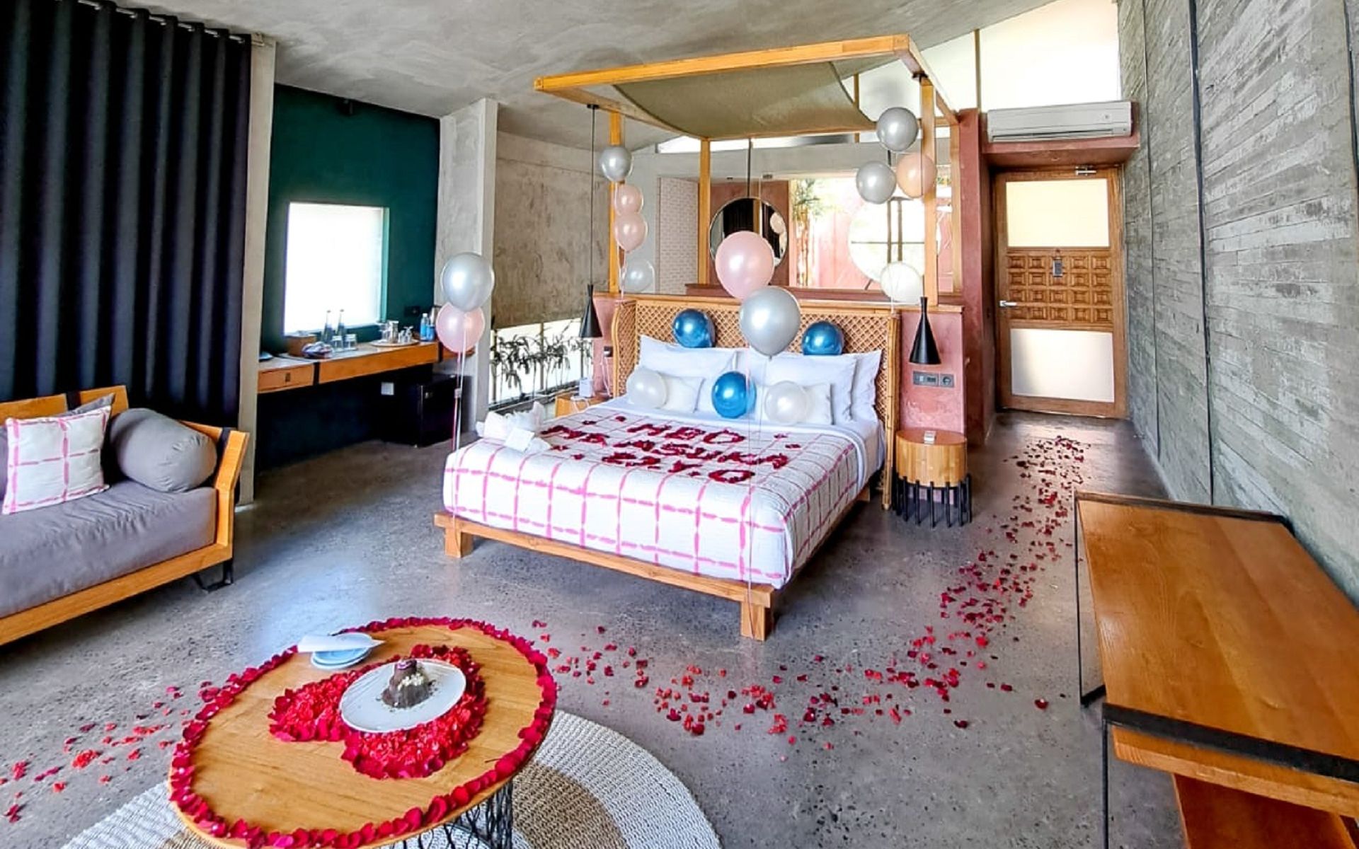 Shore Amora Romance Setup (Bed & Bath Tub Decoration) - Shore Amora Canggu