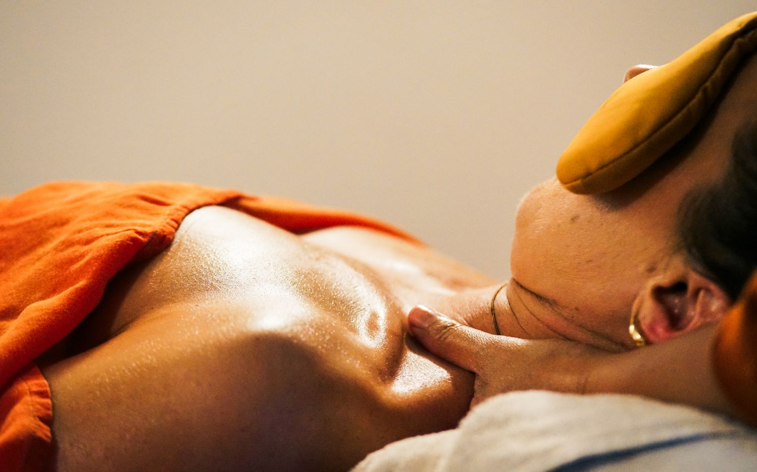 Shore Harmony Massage & Afternoon Tea  (1 Hour Full Body Massage Included Afternoon Tea For 1 Pax)