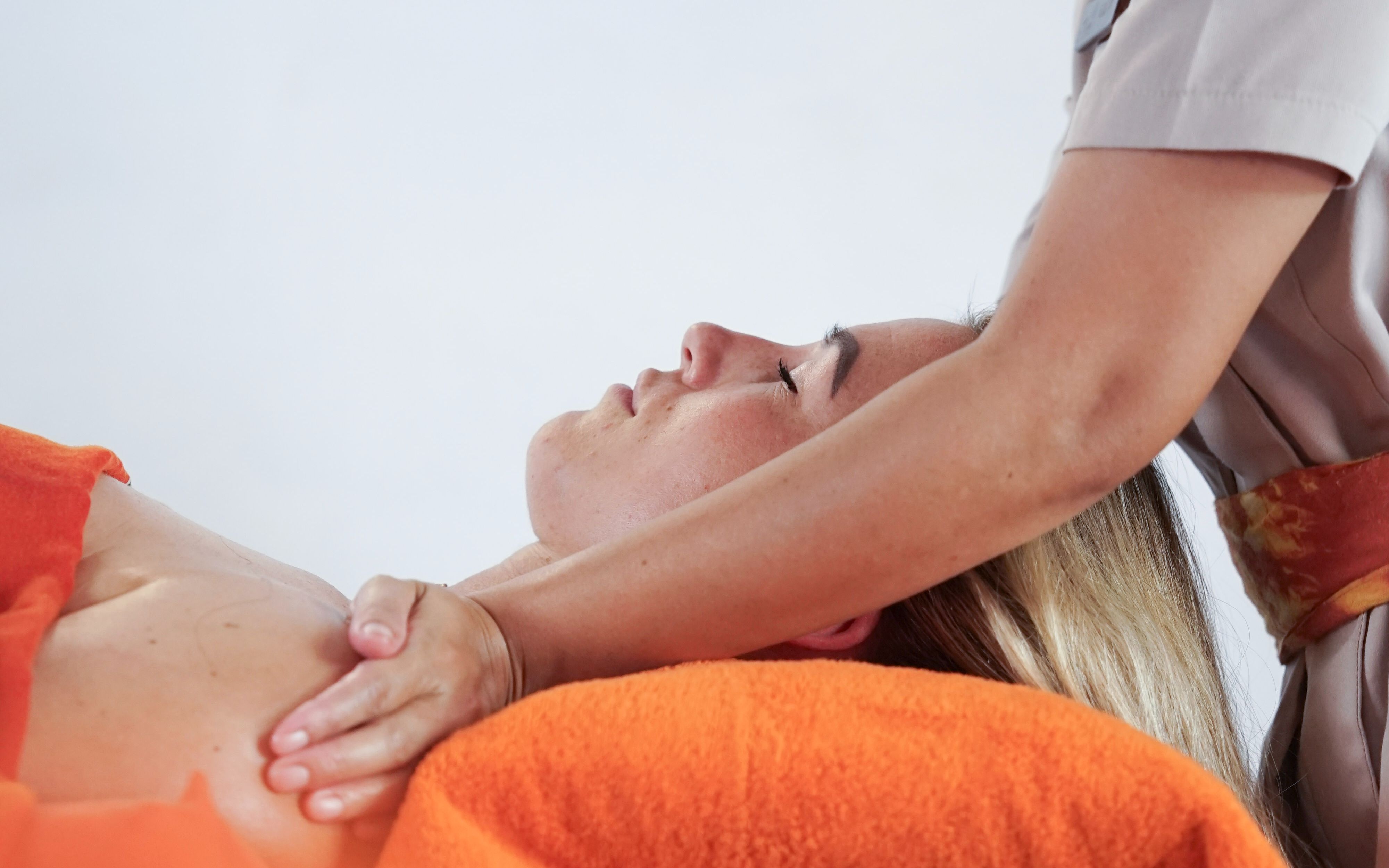 Arrival Special Massage (60 Minutes + complimentary 30 minutes refresher facial) - Shore Amora Canggu