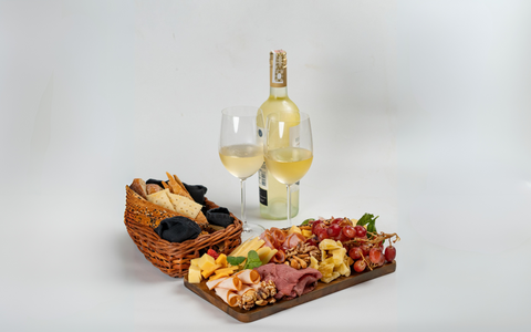 WHITE WINE & CHARCUTERIE BOARD