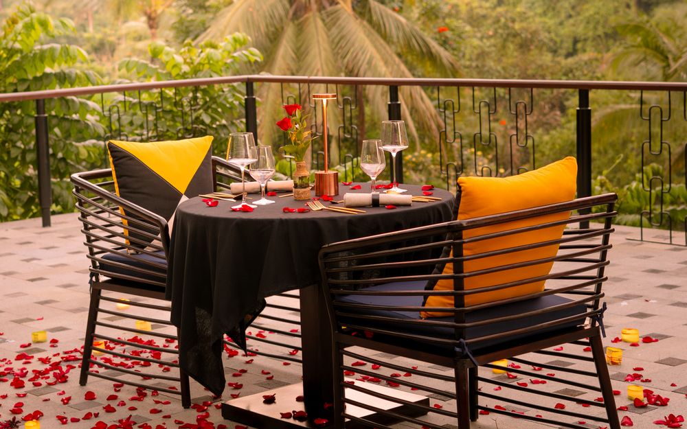 External Red Roses Dinner