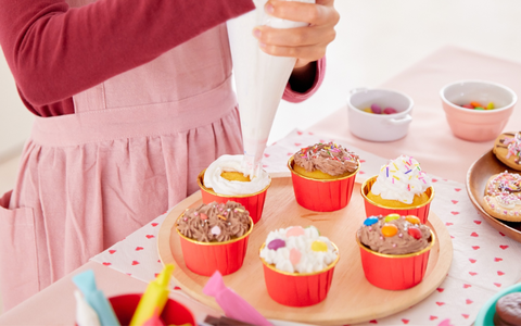 FREE Donut & Cupcake Decorating Every Wednesday