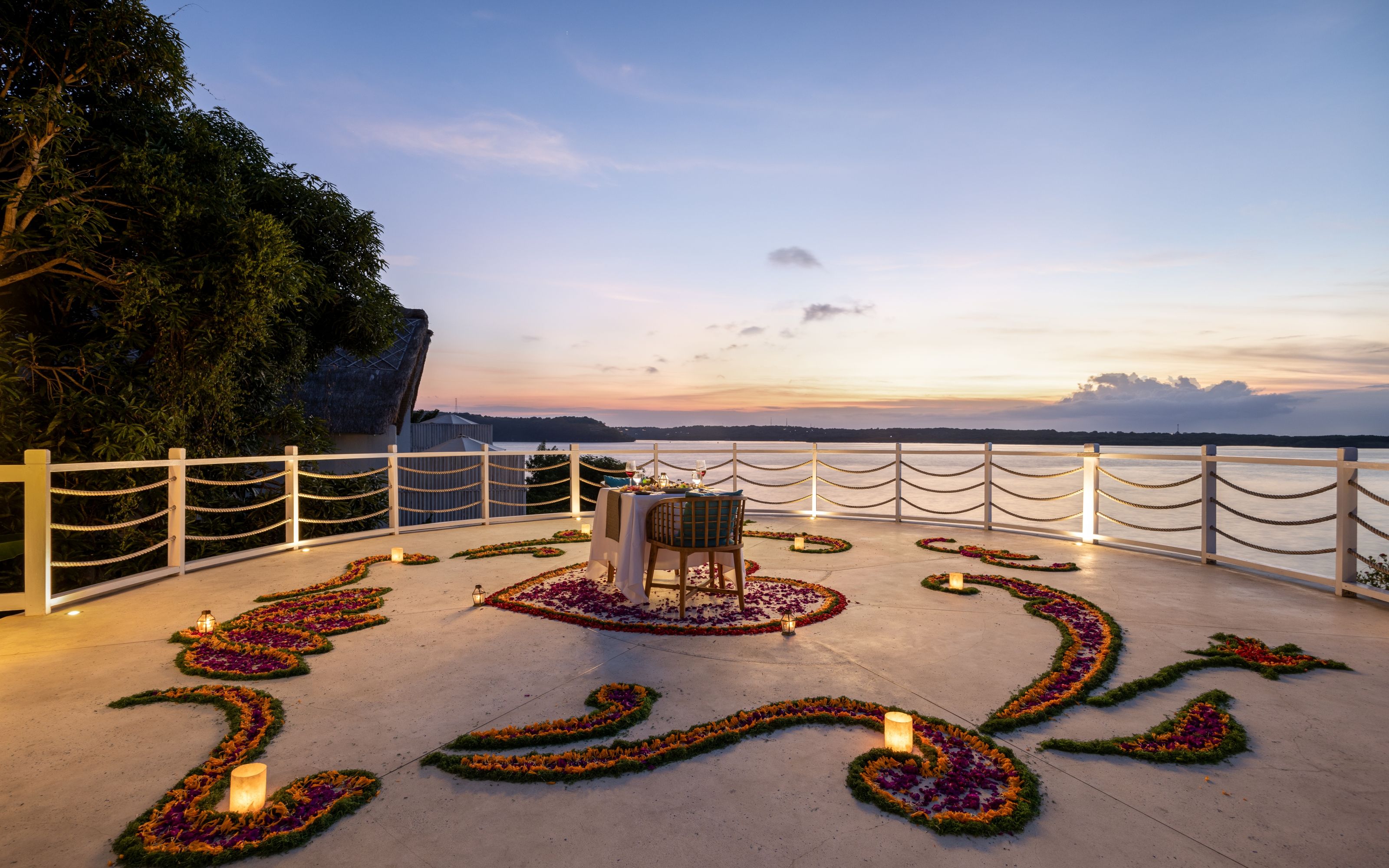 Intimate A Private Romantic Dinner Under the Sky Experience - Pramana Natura Nusa Penida