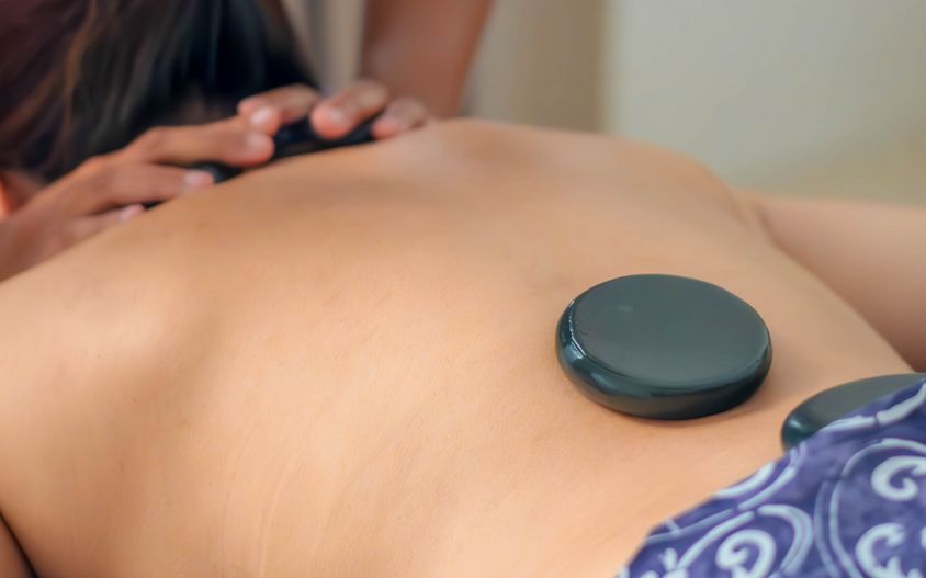 Hot Stone Massage  60 Minutes / Person