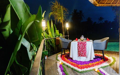 Get 5% Disc Romantic Candle Light Dinner  At Villa Or Chapel Only For Online Booking
