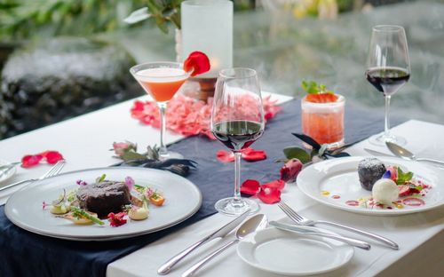 Madu Tresna Romantic Candle Light Dinner