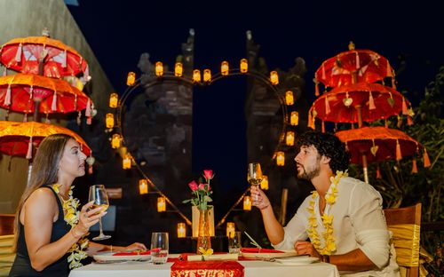 Enchanting Romance Dinner with Chef Cooking Live Before Your Eyes
