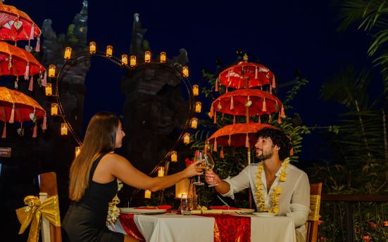 Enchanting Romance Dinner with Chef Cooking Live Before Your Eyes