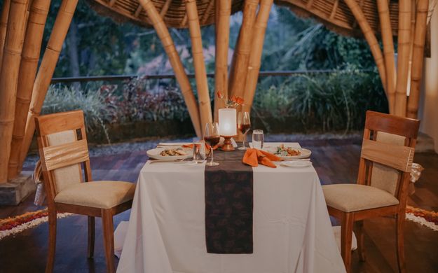 Madu Tresna Romantic Candle Light Dinner