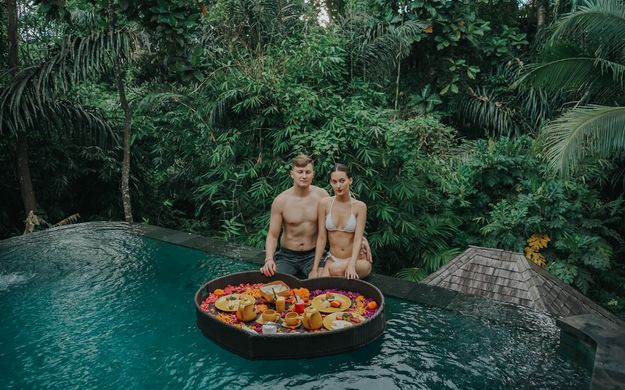 Sunrise at Sankara Floating Breakfast