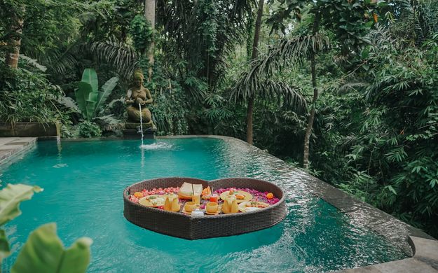 Sunrise at Sankara Floating Breakfast