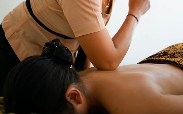 Get 10% Discount of 60 minutes Deep Tissue Massage for Online Booking only