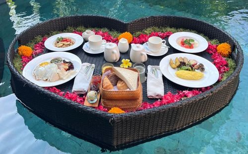 Sunrise at Sankara Floating Breakfast