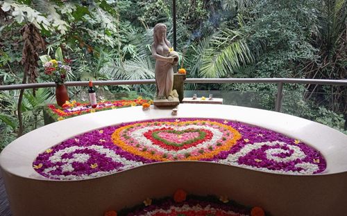 Save 15% + Complimentary bottle of red Wine  for Romantic escape pkg 150 mins for online booking