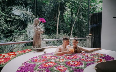 Save 15% + Complimentary bottle of red Wine  for Romantic escape pkg 150 mins for online booking
