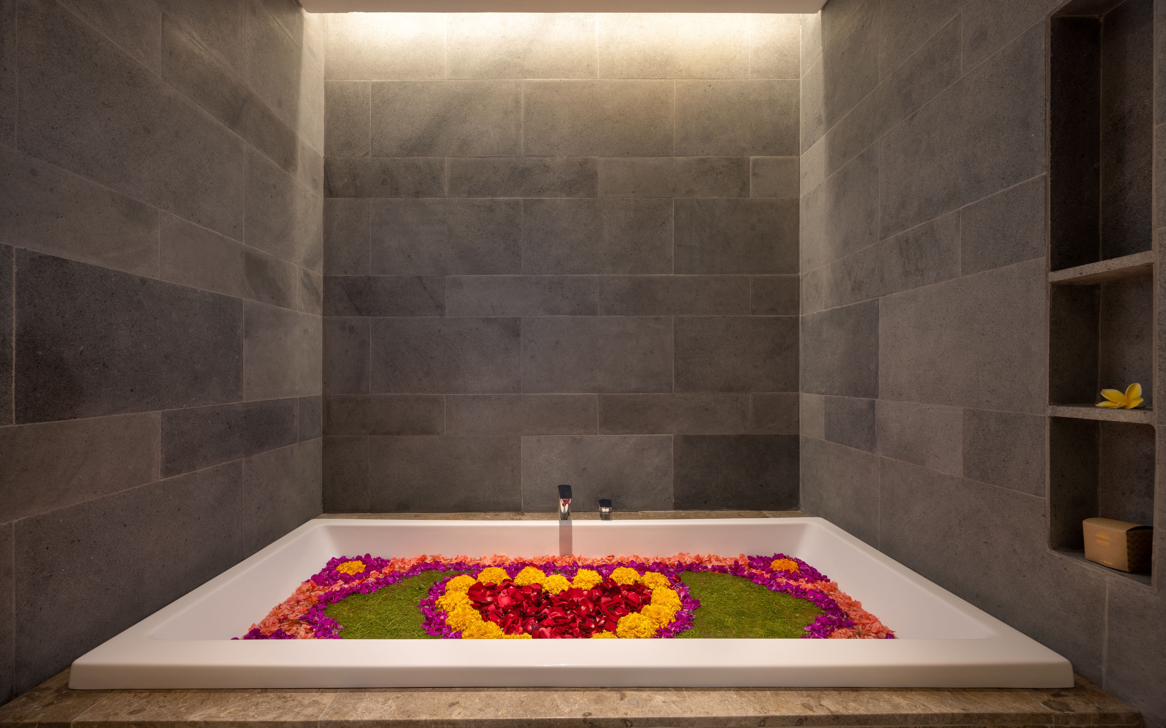 2 Hours Romantic Honeymoon SPA Package - Sumitra Luxury Villas & Resort by Pramana