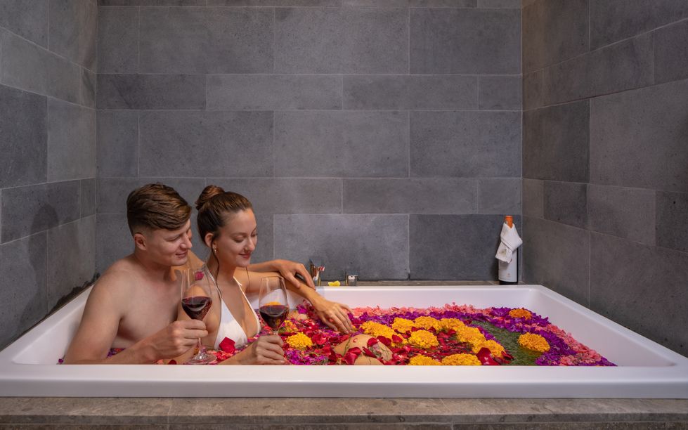 Bathtub Decoration with Selected Wine