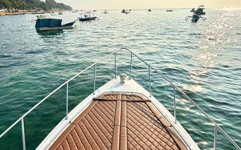 5 Hours Luxury Private Boat Charter