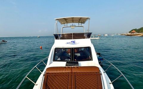 5 Hours Luxury Private Boat Charter