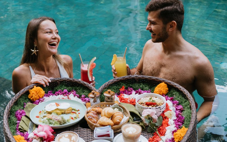 MEMORABLE ACTIVITY - Floating Breakfast