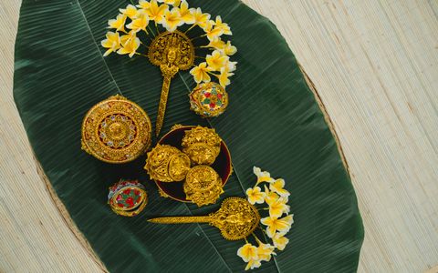 BRESELA SIGNATURE - DULANG PAINTING