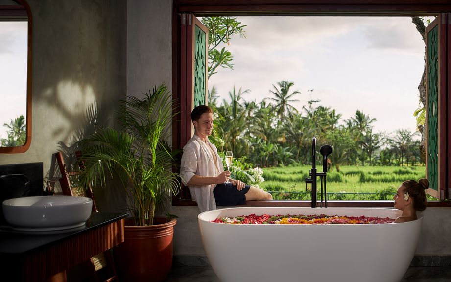 ROMANTIC ACTIVITY - FLOWER BATH DECORATION