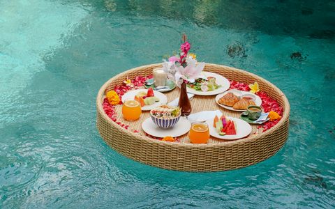 Floating Tray Service