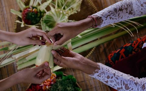 Balinese Canang Sari Making Lesson