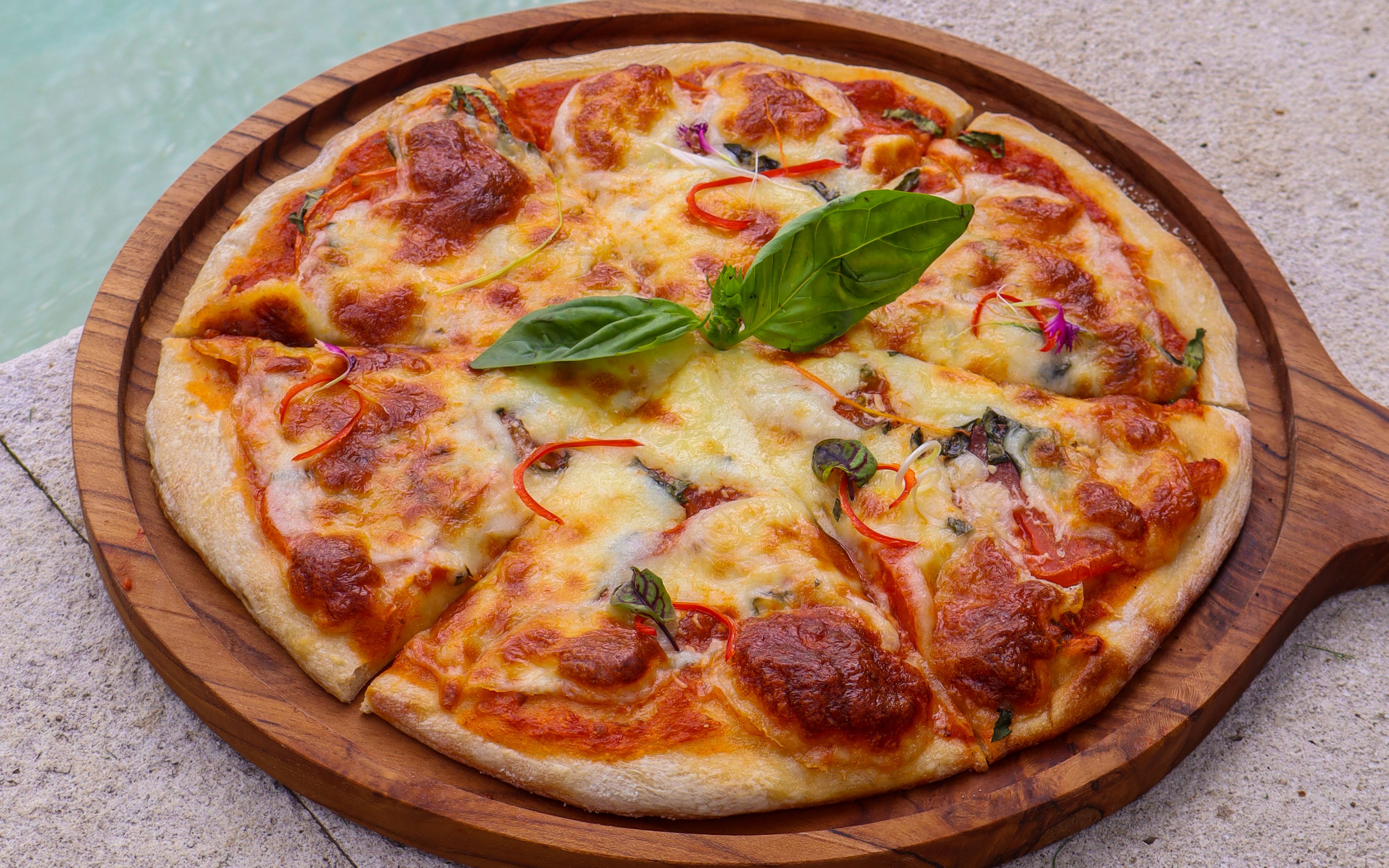 The Cocktail Pizza Party - The Saren