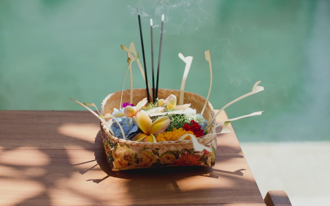 Saren Making Balinese Offering (Canang)