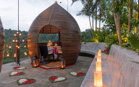 Romantic Dinner at Sky Lounge