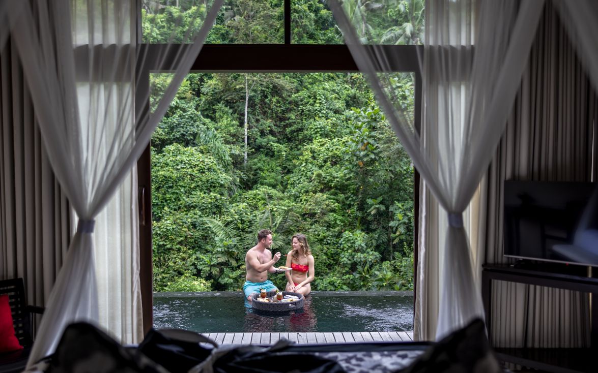 10% OFF - Floating Breakfast