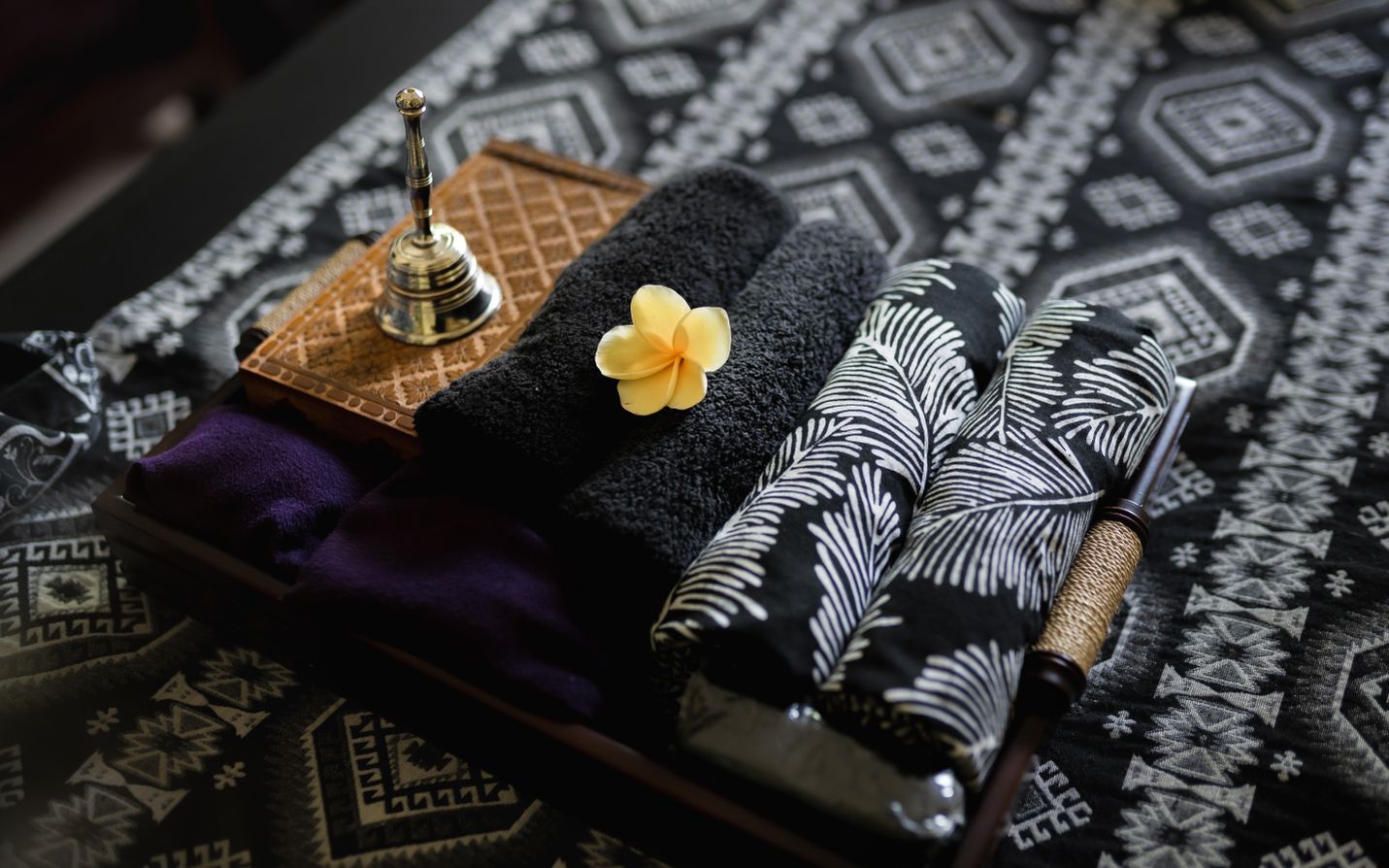 10% OFF - Romantic Indulgent