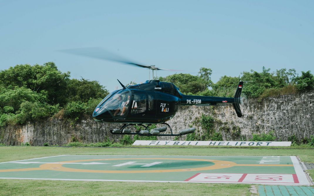 Exclusive Helicopter Transfer Package - Ungasan to Kelingking Beach - Nusa Penida