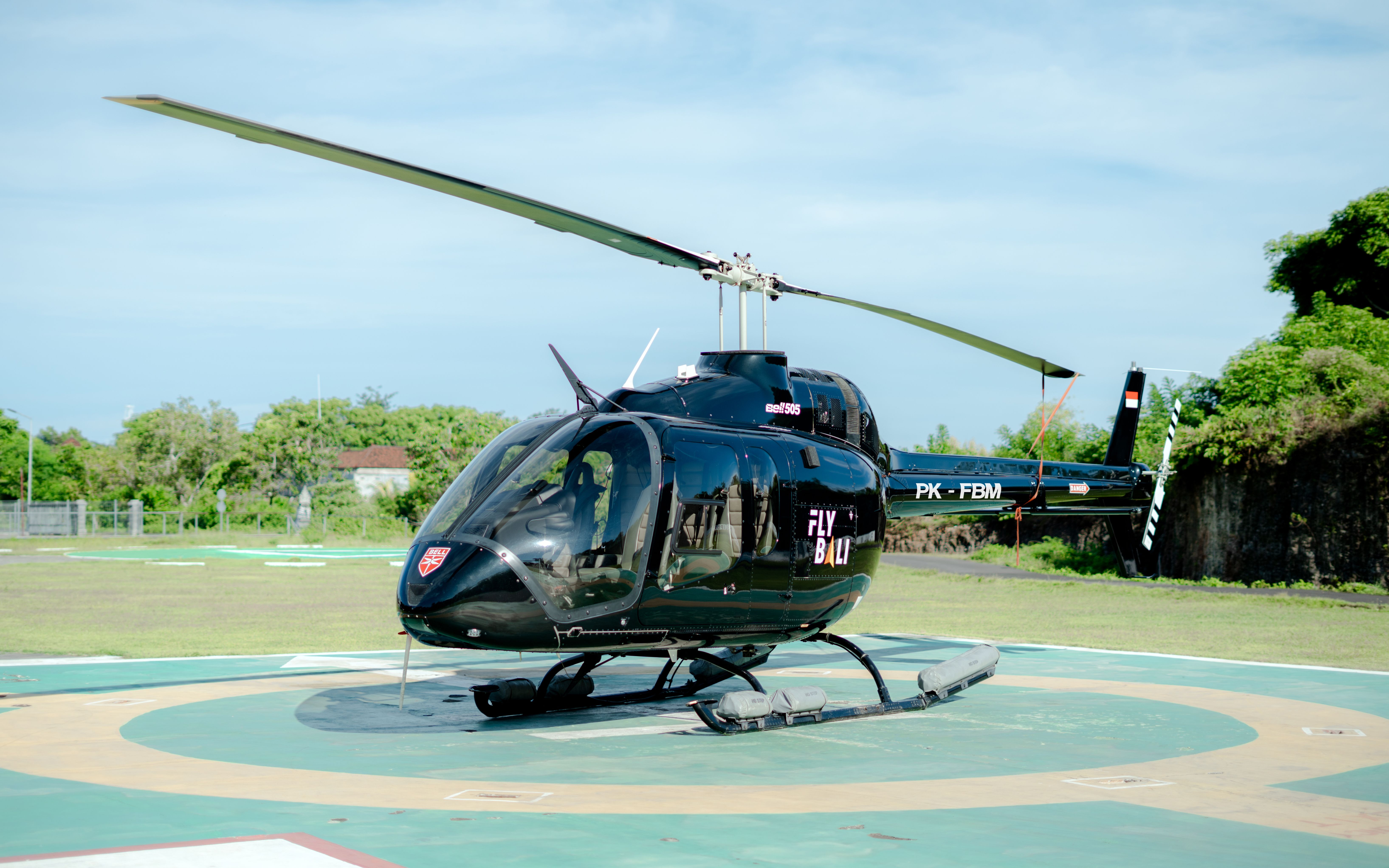 Exclusive Helicopter Transfer Package - Ungasan to Kelingking Beach - Nusa Penida - Seven Dreams A Pramana Experience