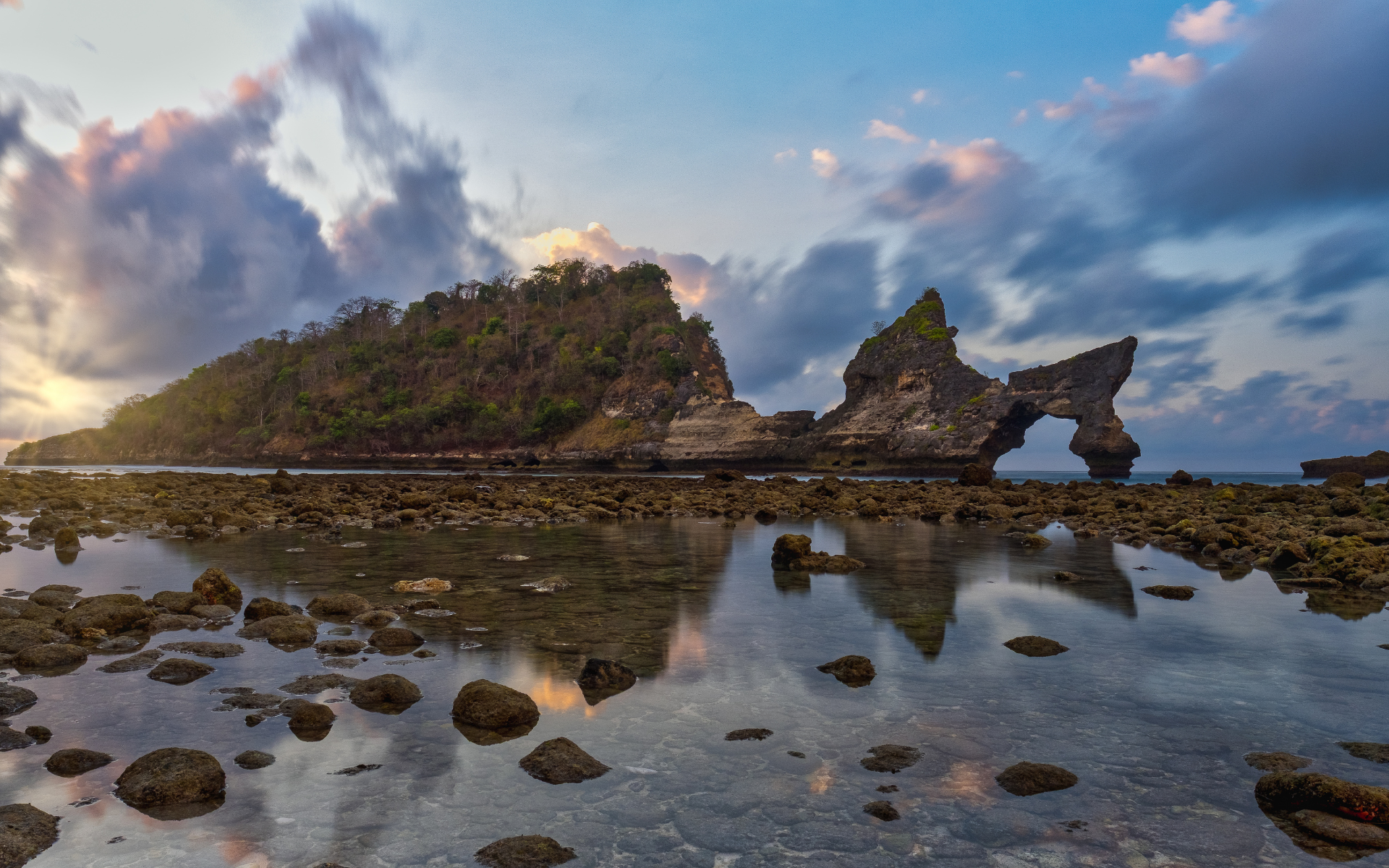 Best Deal!! East Coast Wonders of Nusa Penida Island - Seven Dreams A Pramana Experience