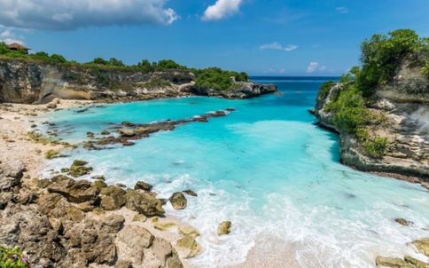 Explore Nusa Ceningan — the hidden gem between cliffs and sea Experience