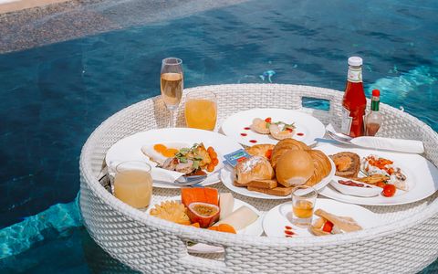 Floating Breakfast