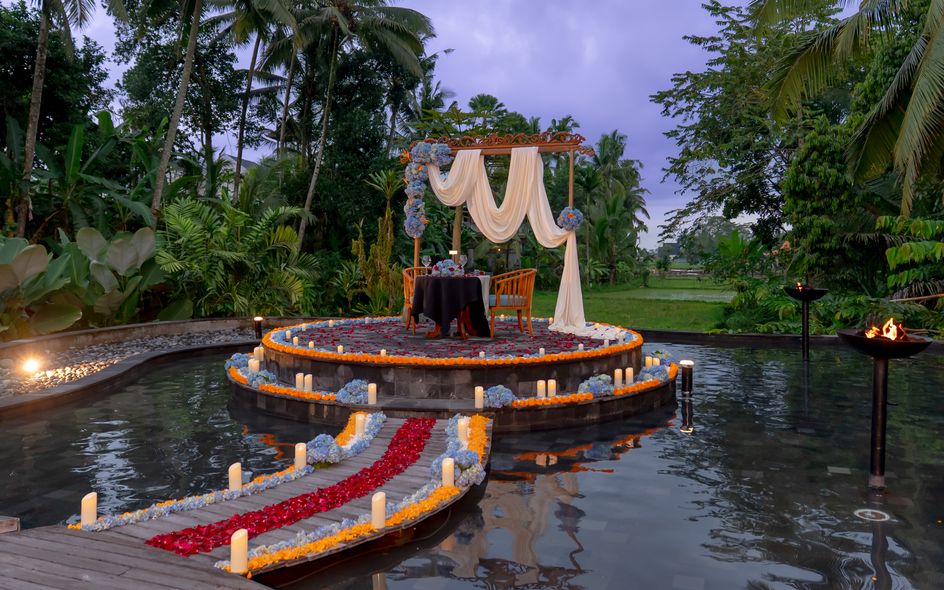 Romantic Candlelight Dinner in Nature – Agnira