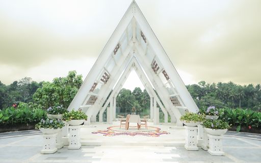 An Intimate Dinner Overlooking the Valley of Serenity