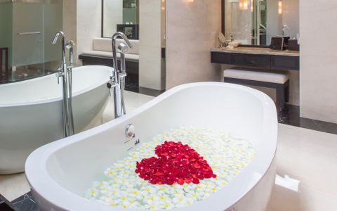 Bathroom Flower Decoration