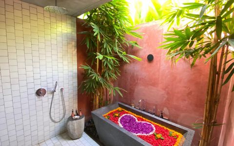 Shore Amora Romance Setup (Bed & Bath Tub Decoration)