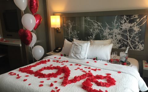 Honeymoon Decoration